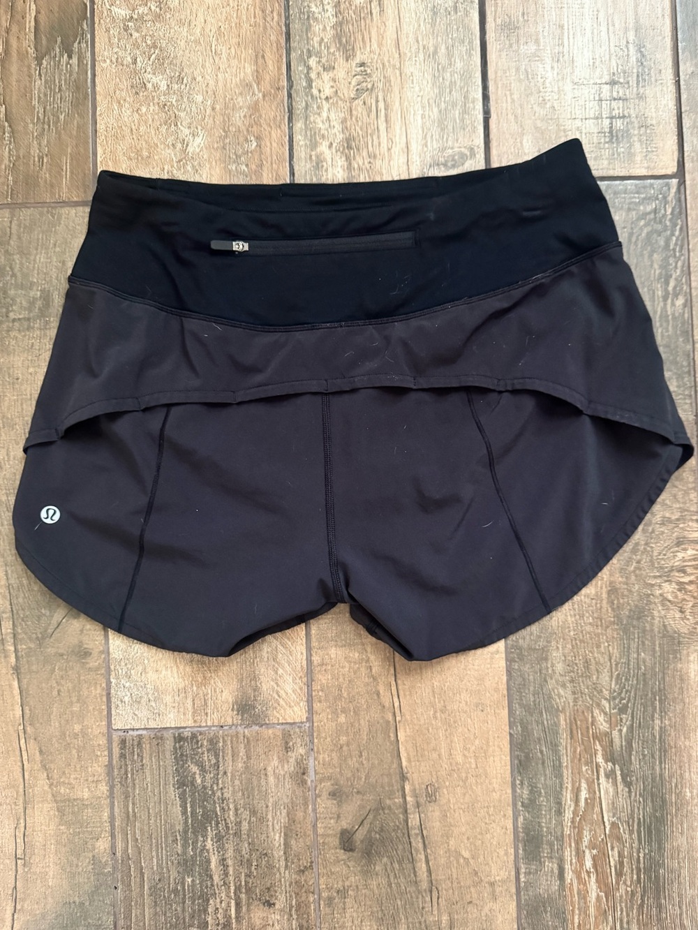 Lululemon Speed Up Black Shorts Size 6, 4” Inseam - Picture 2 of 6